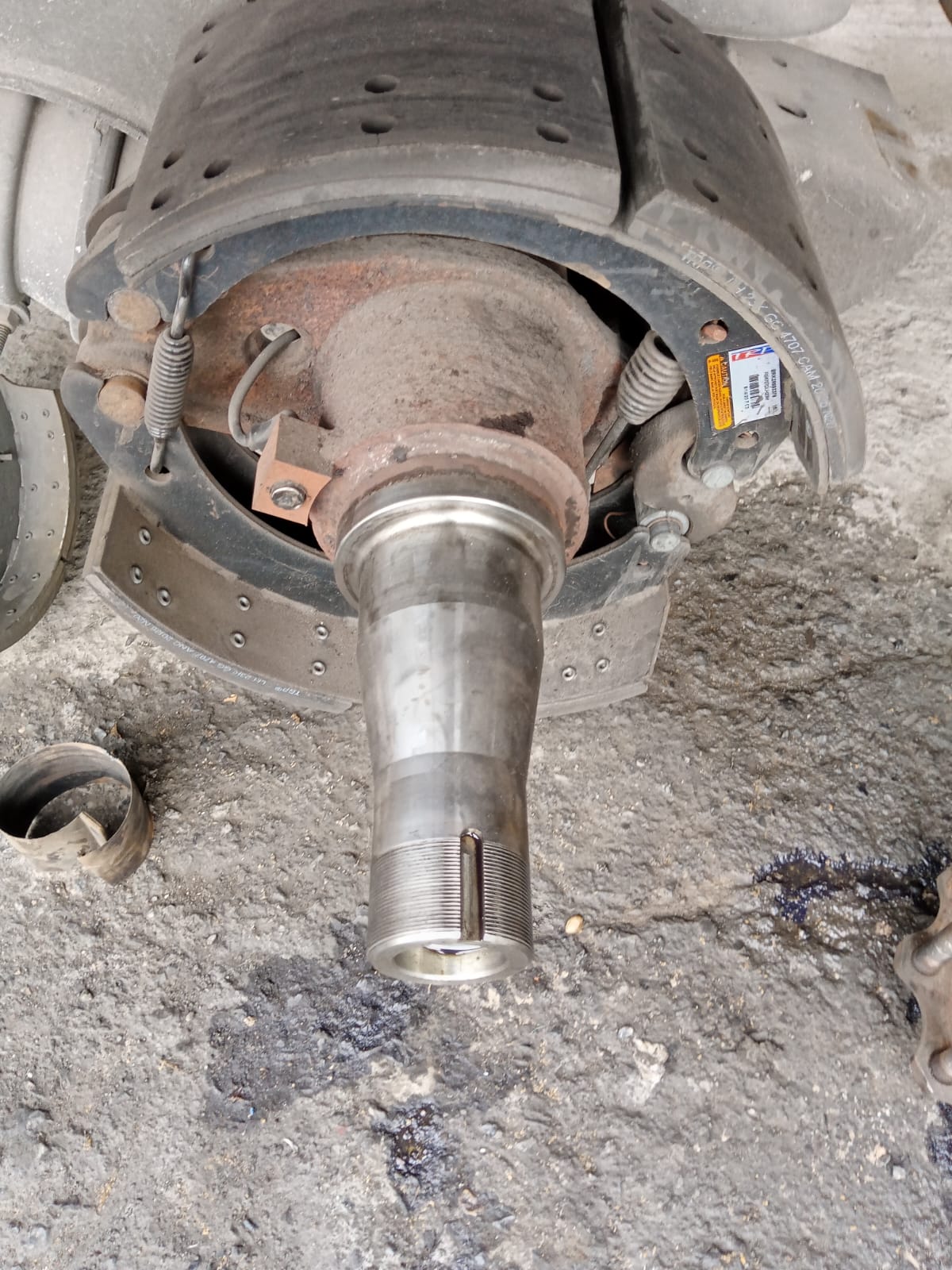 Espiga con rosca nueva reparada